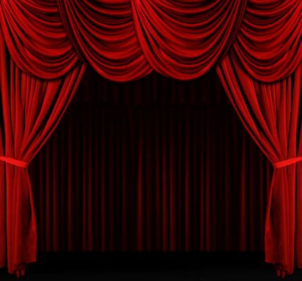 red-velvet-curtain2-978x911